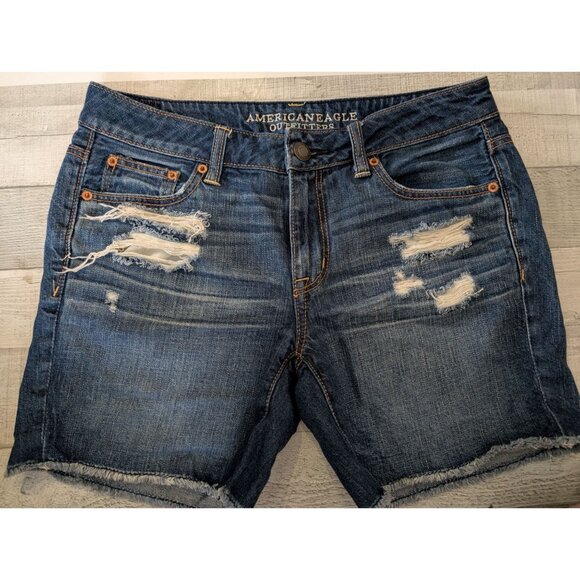 American Eagle Outfitters Distressed Denim Jean Shorts Size 4 Raw Hem Casual - Picture 1 of 5